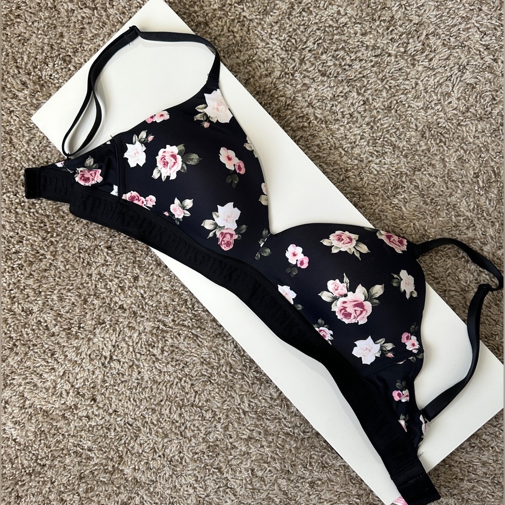 PINK Victoria’s Secret No Underwire Bra